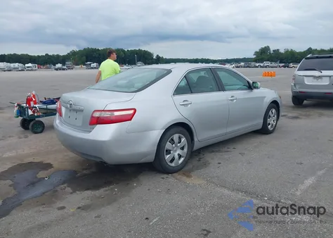 2009 Toyota Camry Le z USA, uszkodzony, nr VIN 4T4BE46K69R074833